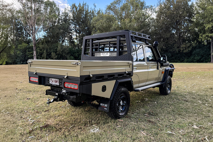 ArcPoint Tray Package aluminium ute tray with headboard and roof rack fitted to a 4WD